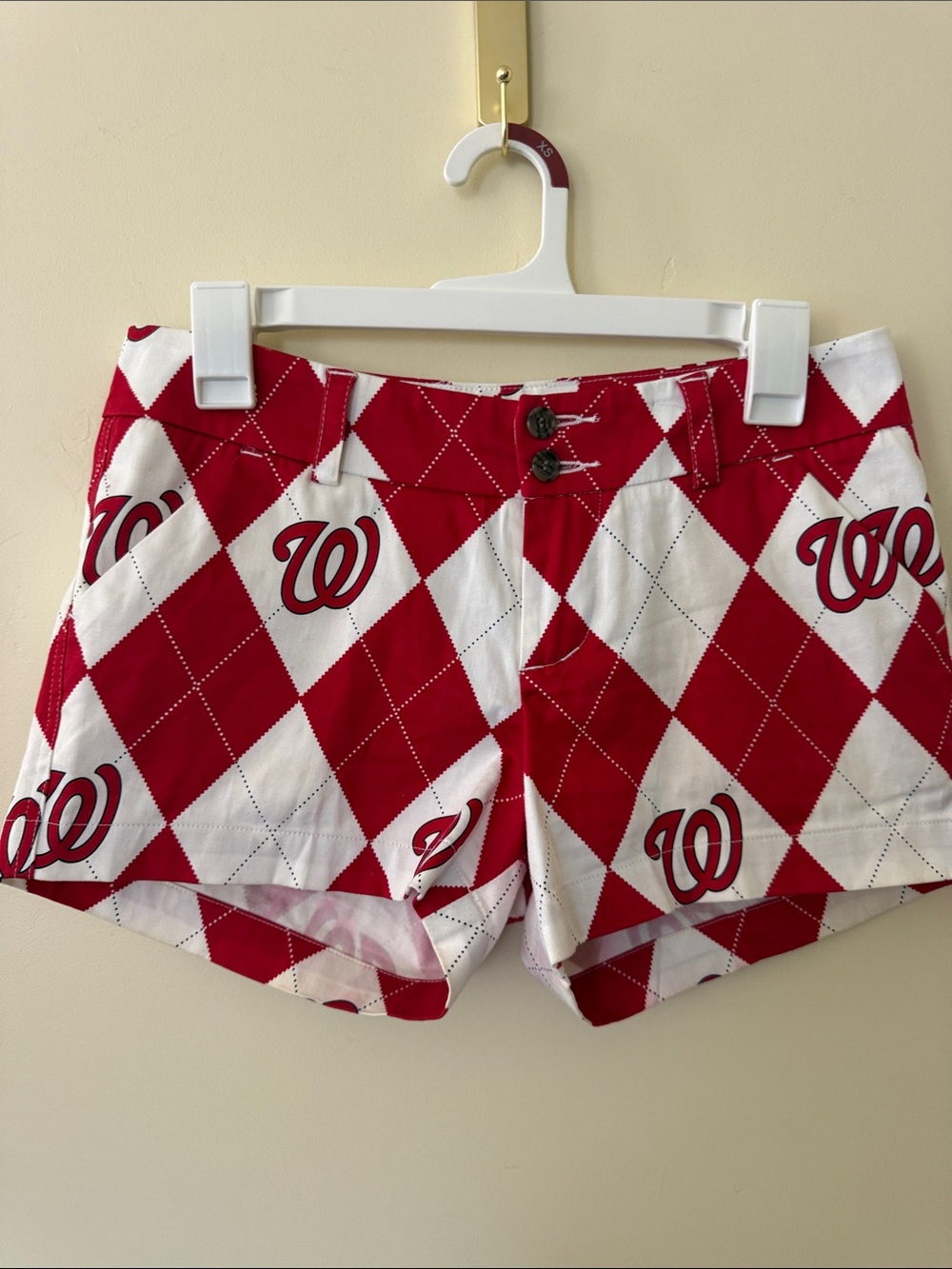 Washington Nationals Ladies Loudmouth Shorts Size U.S. 2 with flaws! plz Read!